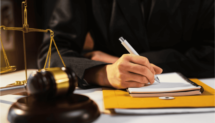 راتب المحامي في السعودية