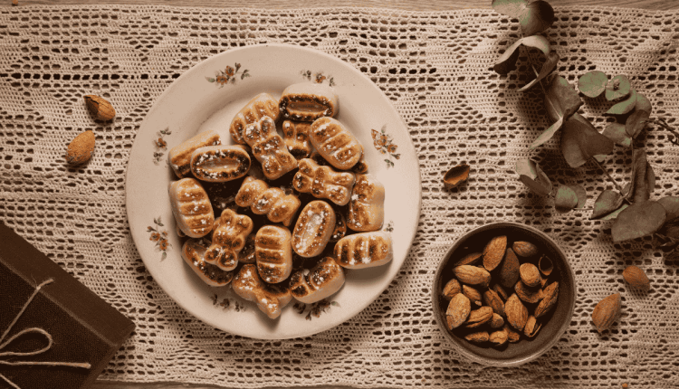 طريقة عمل معمول تمر بخطوات سهلة