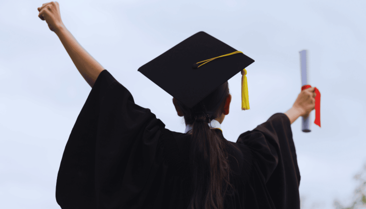 عبارات تخرج قصيره